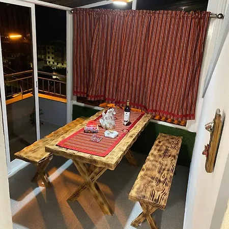 Lovely Newly Refurbished, 1 Bedroom Floor With Sea Views, Fast Wi-fi Cable Tv And Netflix Daire *