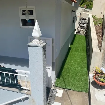 Lovely Newly Refurbished, 1 Bedroom Floor With Sea Views, Fast Wi-fi Cable Tv And Netflix Ribeira Brava