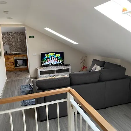 Lovely Newly Refurbished, 1 Bedroom Floor With Sea Views, Fast Wi-fi Cable Tv And Netflix Daire