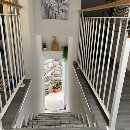 Lovely Newly Refurbished, 1 Bedroom Floor With Sea Views, Fast Wi-fi Cable Tv And Netflix Apartamento *