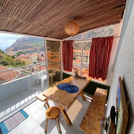 Lovely Newly Refurbished, 1 Bedroom Floor With Sea Views, Fast Wi-fi Cable Tv And Netflix Apartamento *