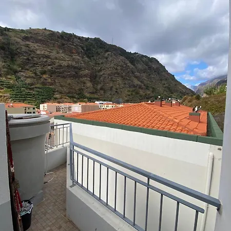 Apartamento Lovely Newly Refurbished, 1 Bedroom Floor With Sea Views, Fast Wi-fi Cable Tv And Netflix