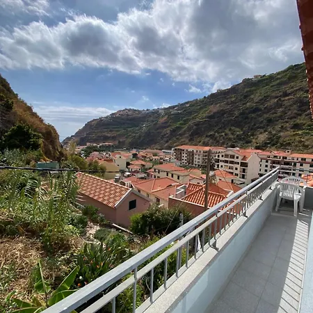 Apartment Seaside Serenity: Renovated With Ocean Views Ribeira Brava
