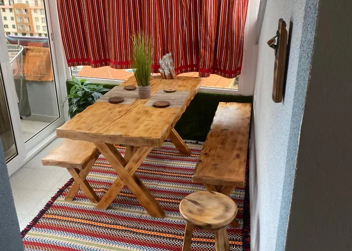 Lovely Newly Refurbished, 1 Bedroom Floor With Sea Views, Fast Wi-fi Cable Tv And Netflix Appartamento *