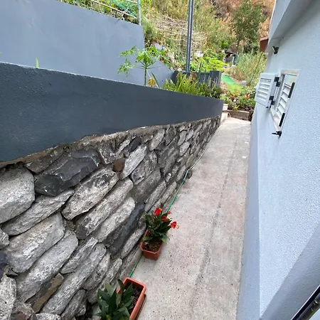 Lovely Newly Refurbished, 1 Bedroom Floor With Sea Views, Fast Wi-fi Cable Tv And Netflix Apartman Ribeira Brava