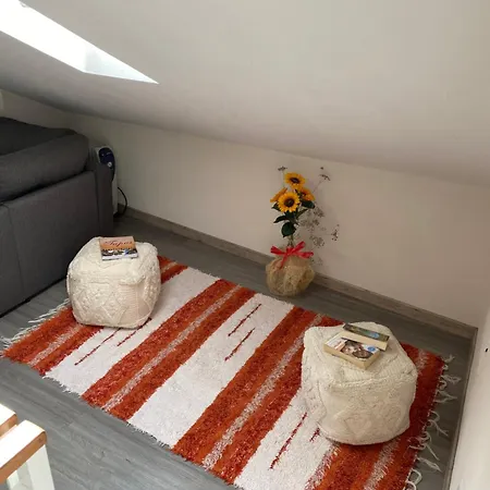 Lovely Newly Refurbished, 1 Bedroom Floor With Sea Views, Fast Wi-fi Cable Tv And Netflix *