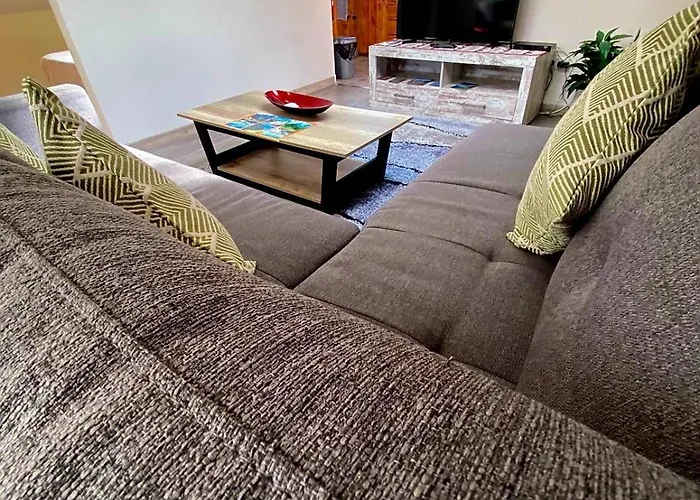 Lovely Newly Refurbished, 1 Bedroom Floor With Sea Views, Fast Wi-fi Cable Tv And Netflix Appartement Ribeira Brava