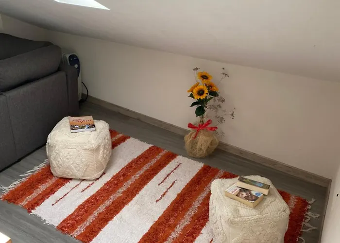 Lovely Newly Refurbished, 1 Bedroom Floor With Sea Views, Fast Wi-fi Cable Tv And Netflix *